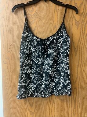 Cute Black & White Floral Tank Top
